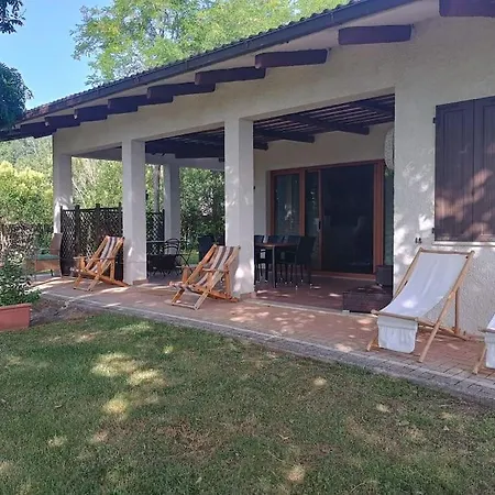 Casa de Férias Casa Rosa, Di Campagna Con Piscina San Lorenzo (Macerata)