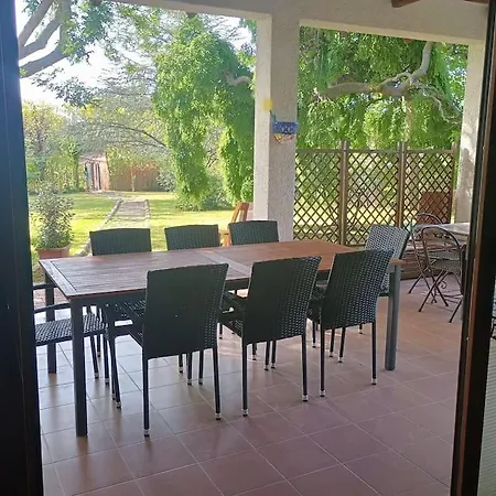 Vakantiehuis Casa Rosa, Di Campagna Con Piscina